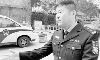 要被圈粉了!济南一民警徒手翻上8楼阳台救下“悬空”的5岁男童