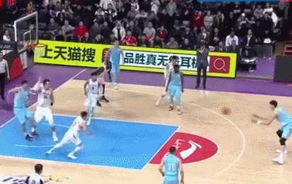 CBA新疆客场19分逆转辽宁 周琦投入关键三分