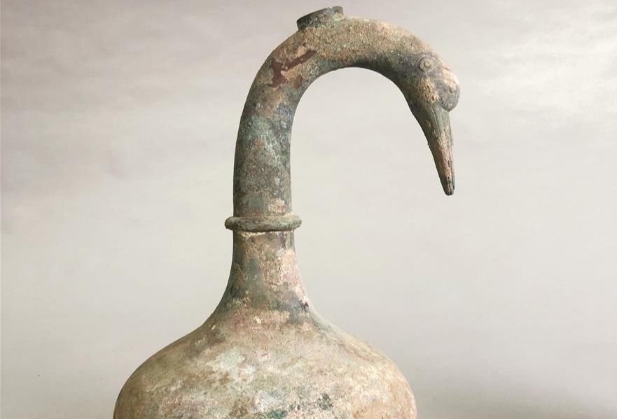 黄河边发现大型古墓群 出土文物2000余件