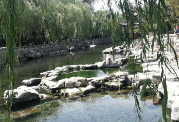 关了四个月,黑虎泉取水点啥时候开放?景区回应:还得等等