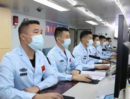 远望5号船再赴大洋执行海上测控任务