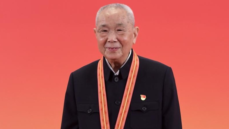 奋斗百年路 启航新征程·“七一勋章”获得者丨“草鞋书记”周永开:永远扎根于人民