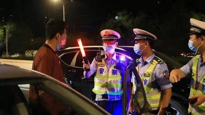 济南两名“的哥”驾驶出租车接连被查 一人二次酒驾一人涉嫌醉驾