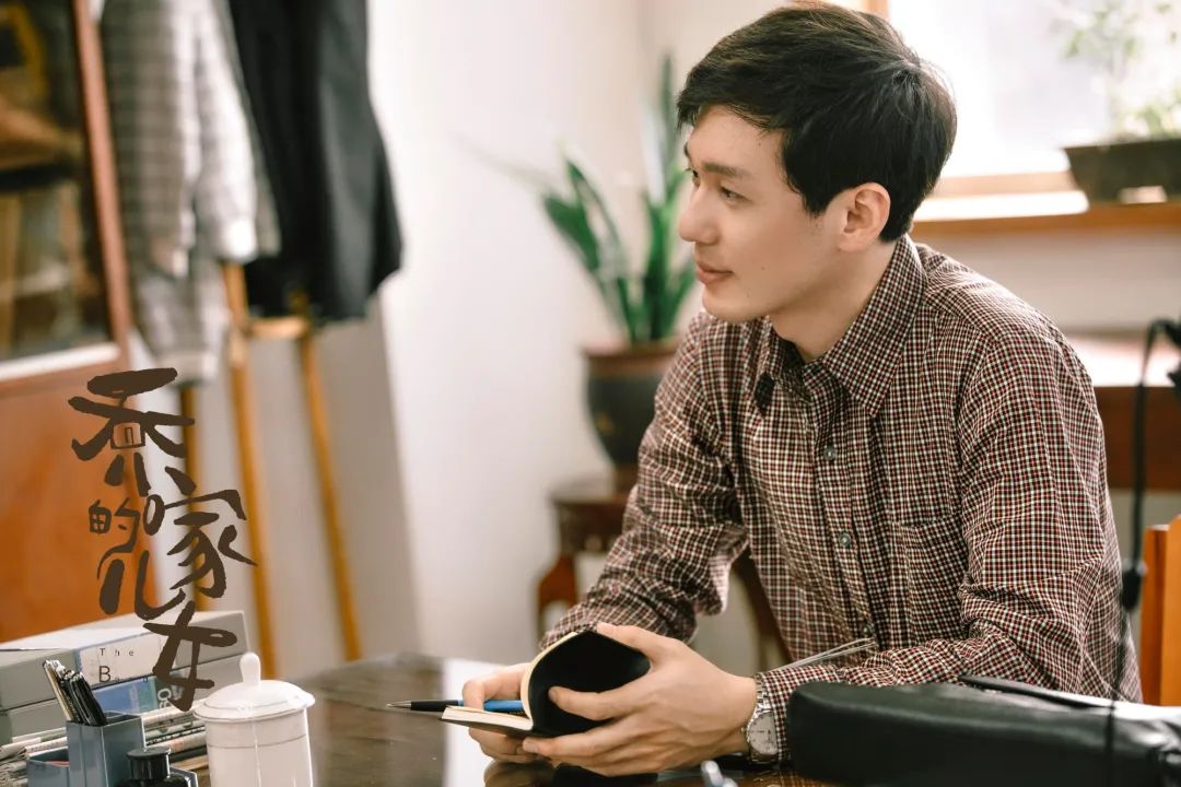 电视剧《乔家的儿女》讲述乔家五兄妹在艰难岁月里彼此扶持、共同成长的故事