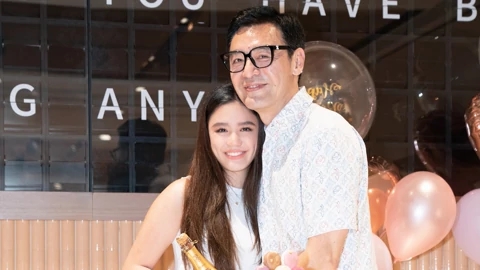 钟镇涛为二女儿高调庆生!18岁钟懿肤白貌美撞脸马思纯