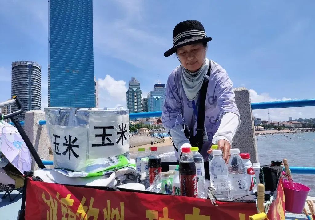 全网点赞!58岁“玉米阿姨”跳海救人 后续来了