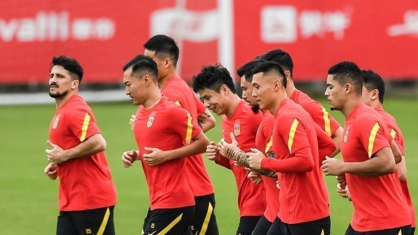 沙迦集训期过半 中国男足状态向好
